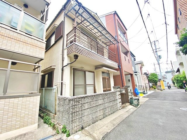 中古戸建　旭区清水3丁目の前面道路含む現地写真