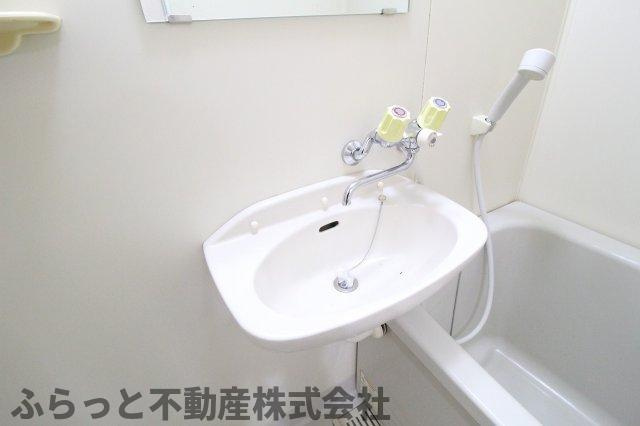 チェリーハイツつくばの洗面所|コンパクトで使いやすい洗面所