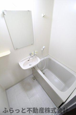 チェリーハイツつくばの浴室|コンパクトで使いやすいお風呂です