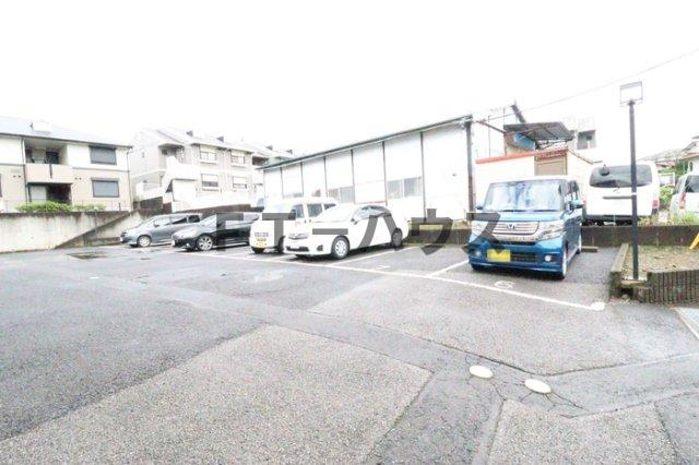サンライズヒル　ＡＢの駐車場