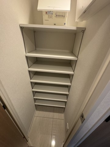 プライムアーバン西日暮里フロントの収納