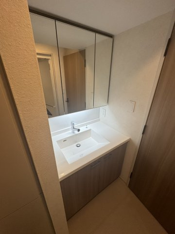 プライムアーバン西日暮里フロントの洗面所