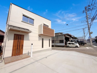 三浦市栄町　新築住宅（三方角地・生活利便性良）の画像