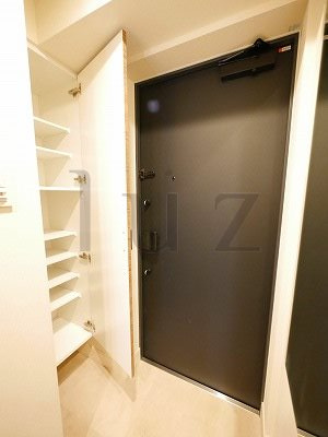 スクエアシティ鶴見リバーサイドの玄関
