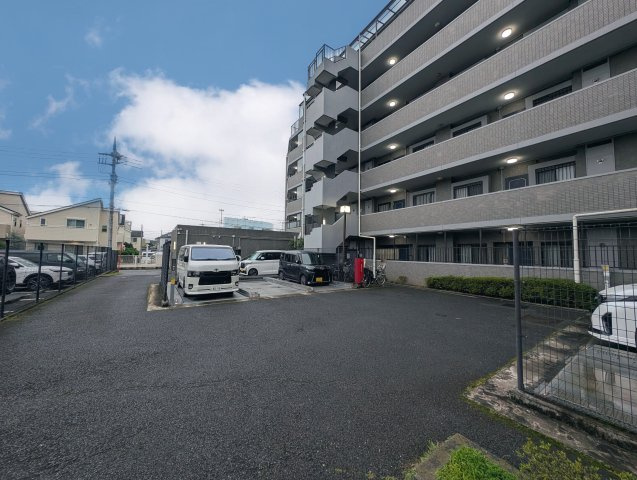 リーベスト青梅新町の外観|【Gentle Time】◆やさしい時間が流れる場所◆
包み込むような空間が、日々の緊張をそっと解く。ここで過ごすうちに、時間も人との関係も、心地よく変化していく。