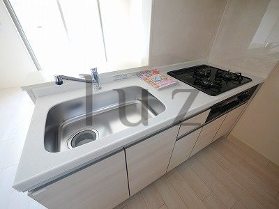 フォレストヨコハマのキッチン|3口コンロのシステムキッチン！