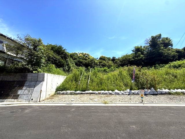 整形地　南道路　眺望良好な葉山の自然を身近に感じられる