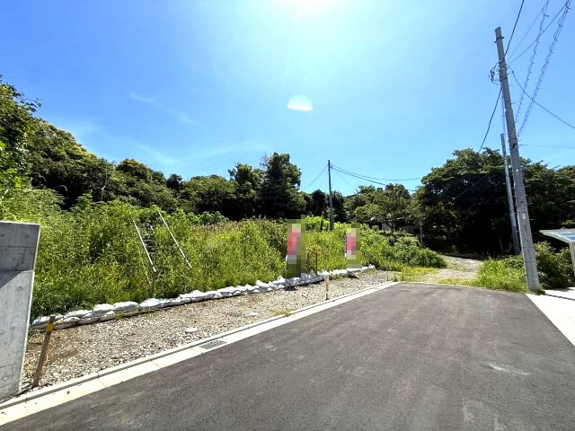 整形地　南道路　眺望良好な葉山の自然を身近に感じられるの前面道路含む現地写真|前面道路
