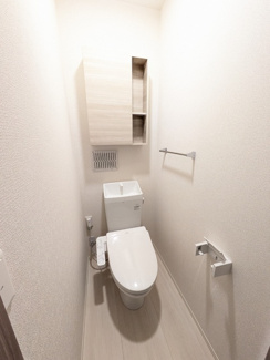 温水洗浄便座付きで快適です！