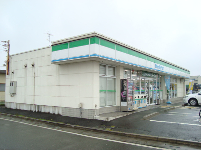 グリーンパレスＢの周辺|ファミリーマートまで800ｍ