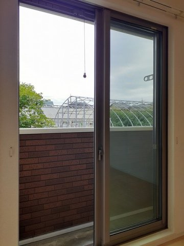 カーサ　ポポラーレのバルコニー