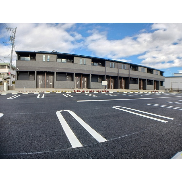 羽島郡岐南町八剣北１丁目のアパートの駐車場