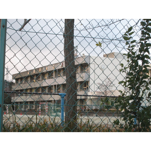 各務原鵜沼西町倉庫の周辺|緑陽中学校