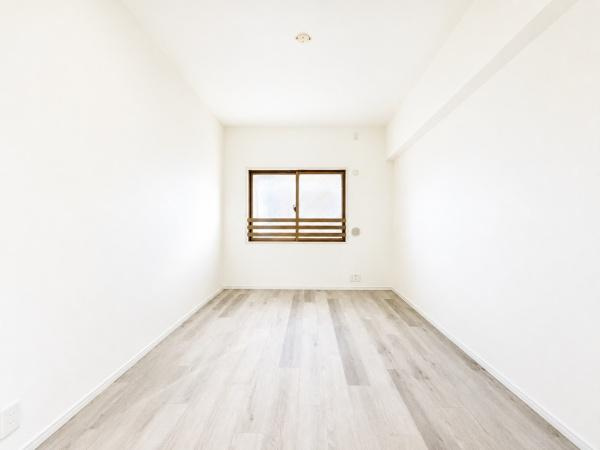クリオ磯子弐番館の洋室|落ち着きのある洋室です！
休日はこちらでおくつろぎ下さい♪