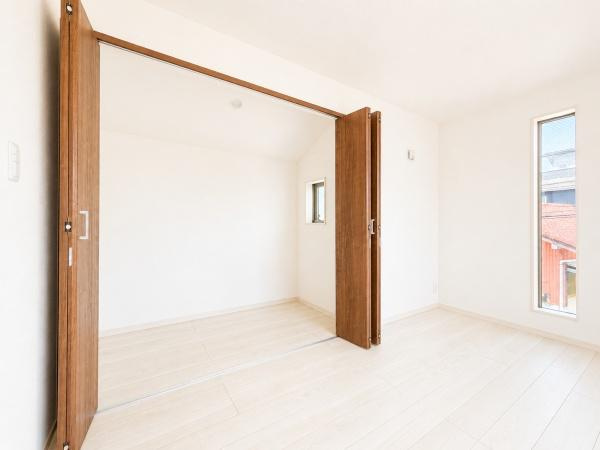 横浜市泉区中田東２丁目の新築一戸建の収納|これだけ収納があると助かりますね！
お荷物の多いご家族も安心です！