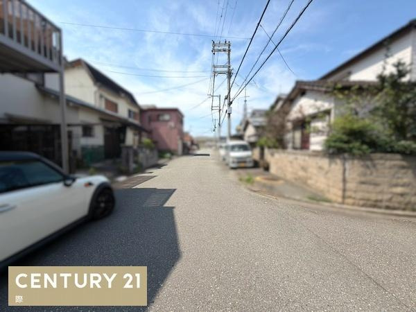 和歌山市中島　中古戸建の前面道路含む現地写真