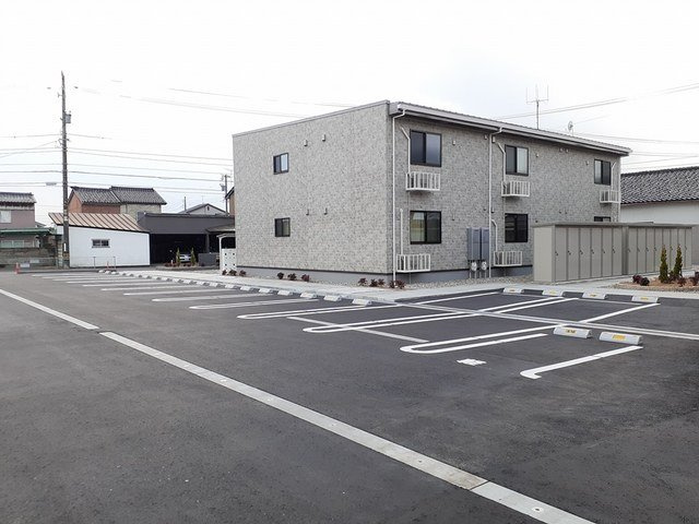 マハロ　ナイメンⅡの駐車場|駐車場があります