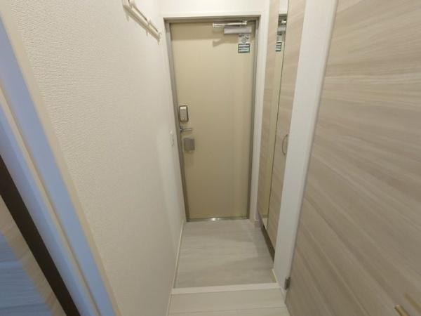 【玄関】 | ロイヤルステージ横浜町