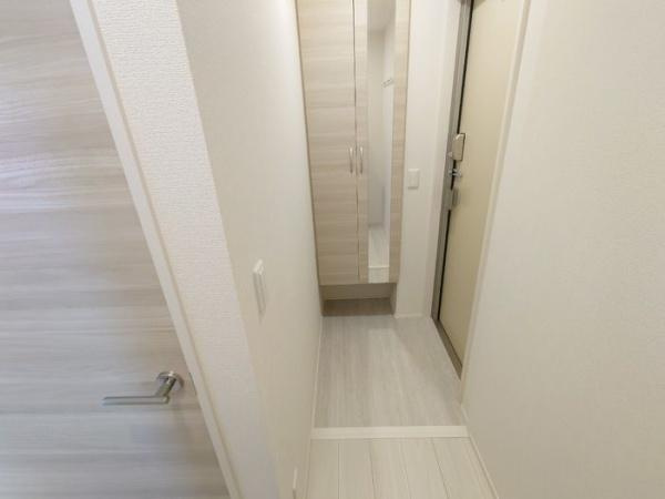 【玄関】 | ロイヤルステージ横浜町