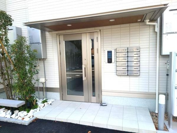 【エントランス】 | ロイヤルステージ横浜町