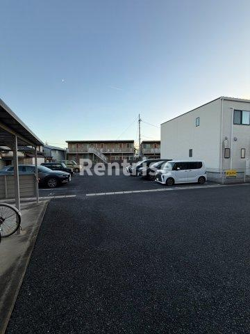 コンチェルトの駐車場