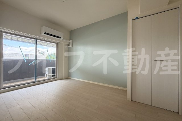 ファステート東大阪アダマスの居間・リビング