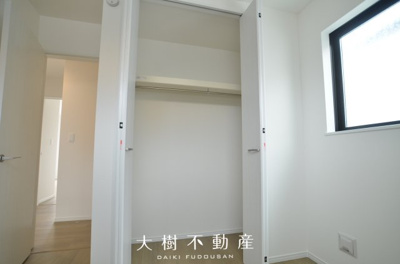 【洋室】 | 座間市東原１丁目　新築戸建て　全３棟【仲介手数料無料】 | 2階　洋室4（4.5帖）クローゼット