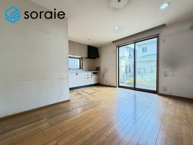 所沢市上新井３丁目　中古戸建ての居間・リビング|7/14撮影