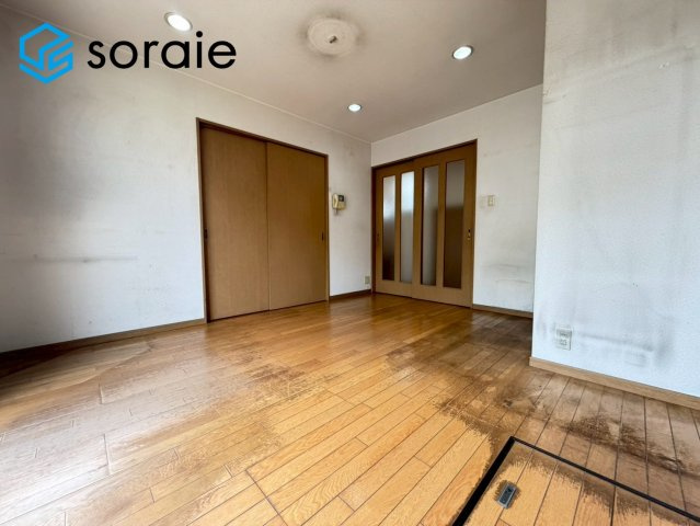 所沢市上新井３丁目　中古戸建ての居間・リビング|7/14撮影