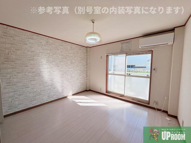 フラット矢戸川Aの居間・リビング