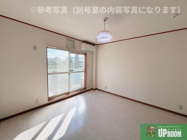 フラット矢戸川Aの居間・リビング
