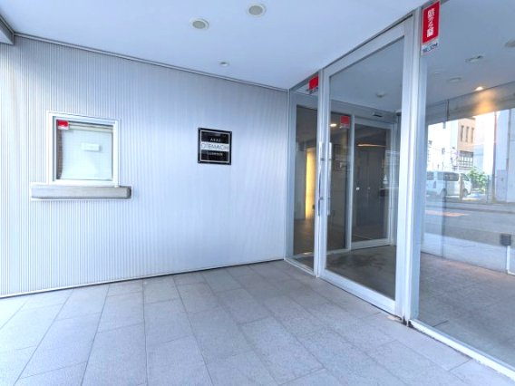 アクサス大手町ラクシーズのエントランス|落ち着いたエントランスです