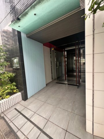 ウィンシティ上野タワーのエントランス|落ち着いたエントランスです