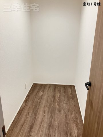 碧南市宮町4丁目1号棟の設備|2.25帖パントリー、食材ストックに困りません