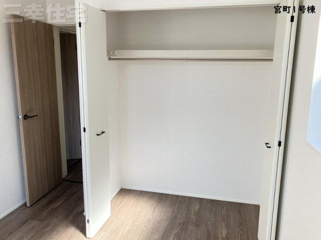 碧南市宮町4丁目1号棟の収納|洋室の収納