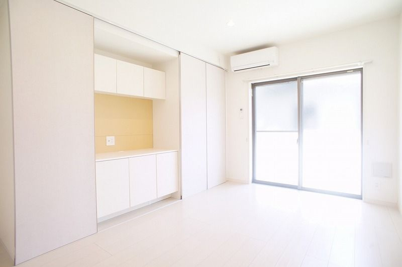 横浜市旭区鶴ケ峰１丁目の賃貸マンションの居間・リビング