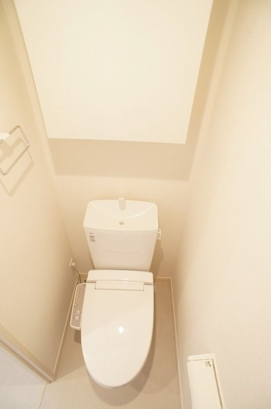 横浜市旭区鶴ケ峰１丁目の賃貸マンションのトイレ