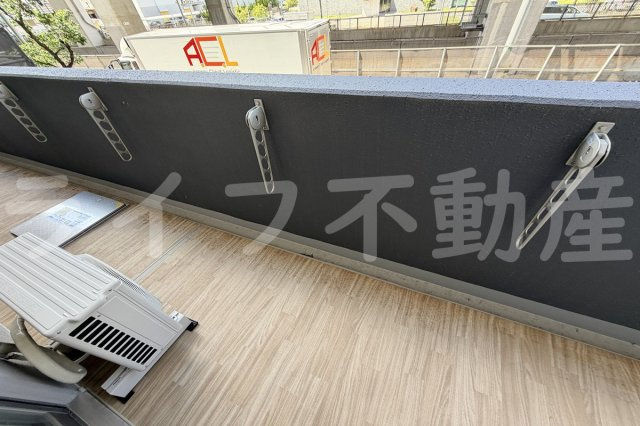 ファステート東大阪アダマスのバルコニー
