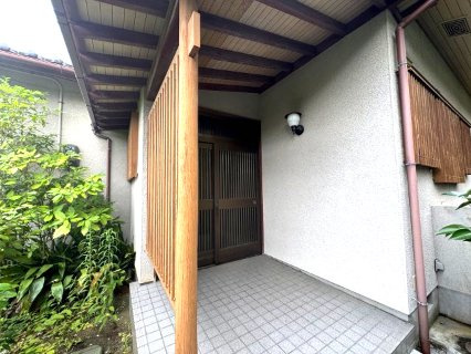 泉南市信達市場　中古戸建の玄関