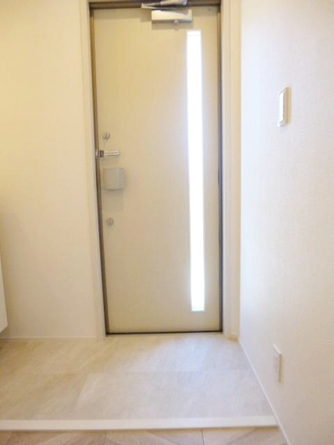 大和市西鶴間６丁目のアパートの玄関