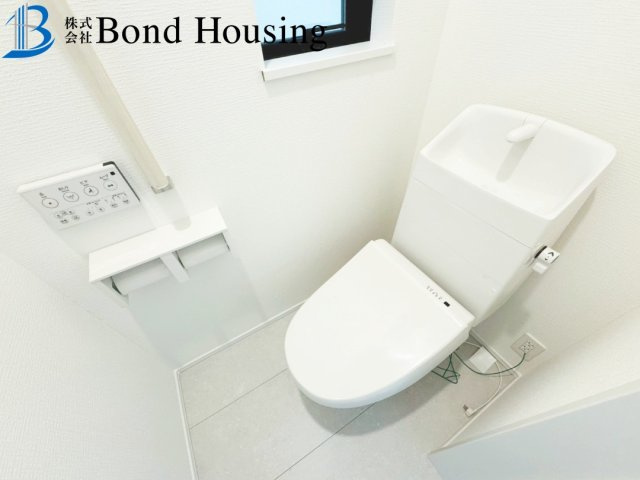 山電東二見徒歩12分　長期優良住宅　魚住町西岡 A号地 新築戸建のトイレ