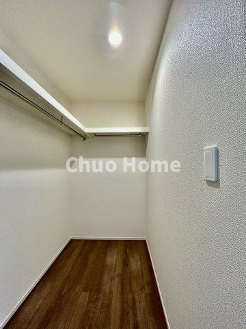 葛飾区新宿5丁目新築分譲住宅の収納|ウォークインクローゼット