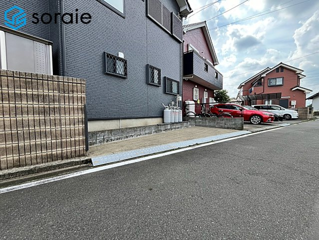 川越市藤倉2丁目　中古戸建の前面道路含む現地写真|2026.8.22撮影