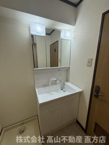 直方市神正町の賃貸マンションの洗面所
