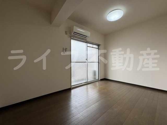 サンライフ東花園の内装|明るい色調の室内です