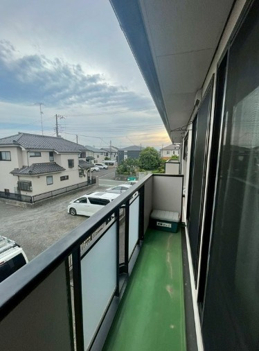 横浜市泉区和泉中央北１丁目のアパートのバルコニー