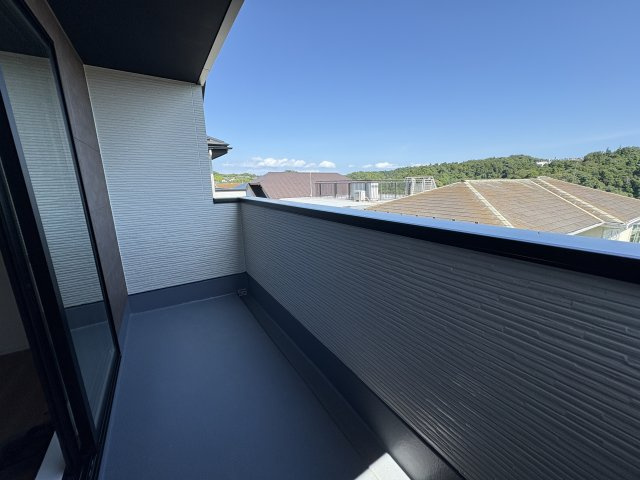 鎌倉市梶原１期　新築戸建　全２棟１号棟のバルコニー|写真のほかに、もう一つバルコニーがあります