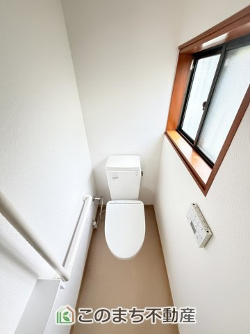 KEM宇都宮市富士見が丘1期　中古戸建のトイレ|小窓から換気ができて清潔なトイレスペース☆