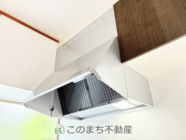 KEM宇都宮市富士見が丘1期　中古戸建のキッチン|お料理の匂いもスッキリ♪シンプルデザインで掃除も簡単‼