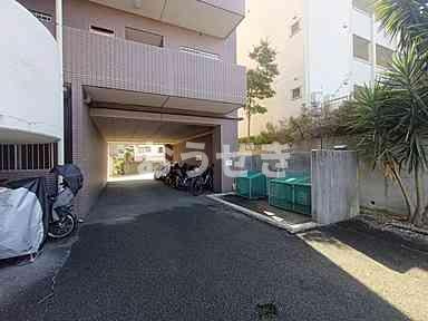 ルクソール保土ヶ谷の駐車場